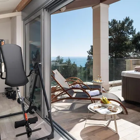 New! Adele Pool Sauna Jacuzzi Sea View 别墅