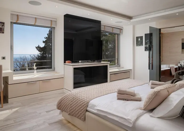 Villa New! Adele Pool Sauna Jacuzzi Sea View *