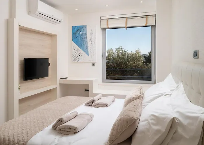 New! Adele Pool Sauna Jacuzzi Sea View Villa