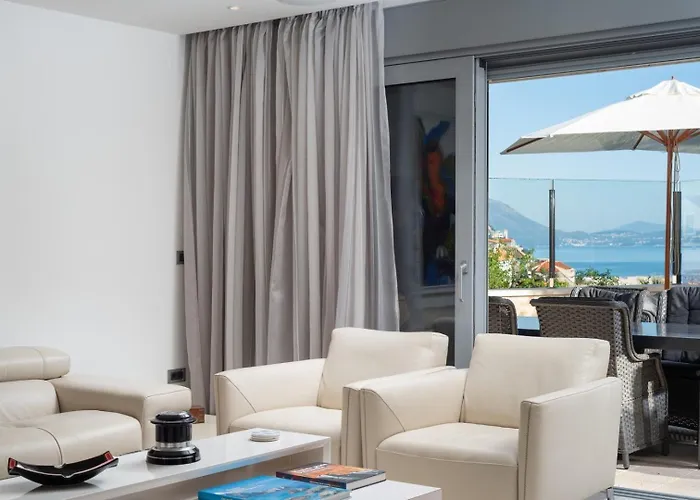 New! Adele Pool Sauna Jacuzzi Sea View