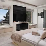 Villa New! Adele Pool Sauna Jacuzzi Sea View *