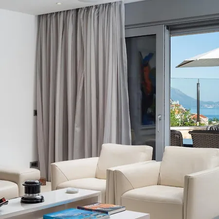 New! Adele Pool Sauna Jacuzzi Sea View