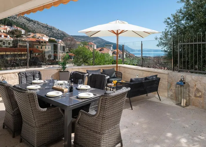 New! Adele Pool Sauna Jacuzzi Sea View فيلة