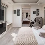 New! Adele Pool Sauna Jacuzzi Sea View *