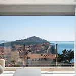 New! Adele Pool Sauna Jacuzzi Sea View 빌라