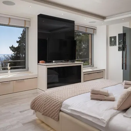 Villa New! Adele Pool Sauna Jacuzzi Sea View *