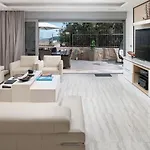 וילה New! Adele Pool Sauna Jacuzzi Sea View